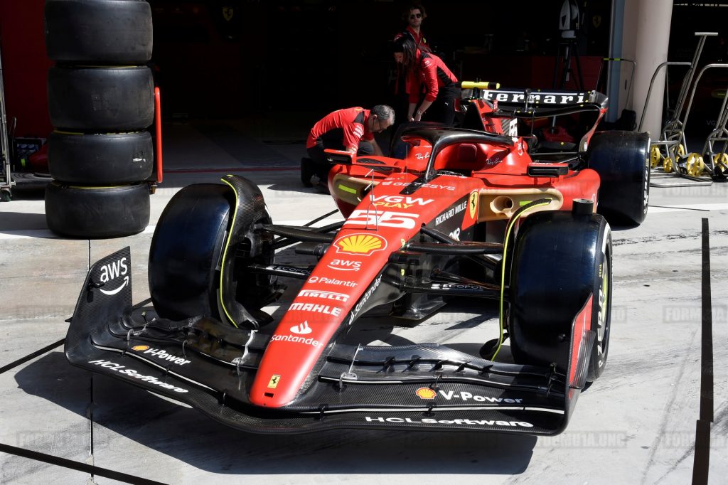 Ferrari SF-23 in Bahrain's Pit Box